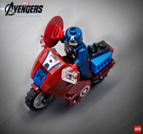 6865 Avenging Cycle Captain America