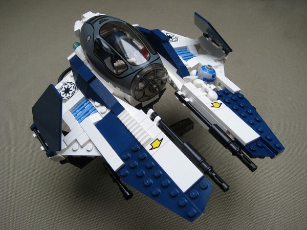 LEGO Star Wars - ETA-2 ACTIS Class Light Interceptor par iomedes