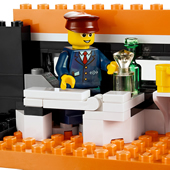 LEGO Creator Expert Series 10233 Horizon Express LEGO Creator Expert Series 10233 Horizon Express