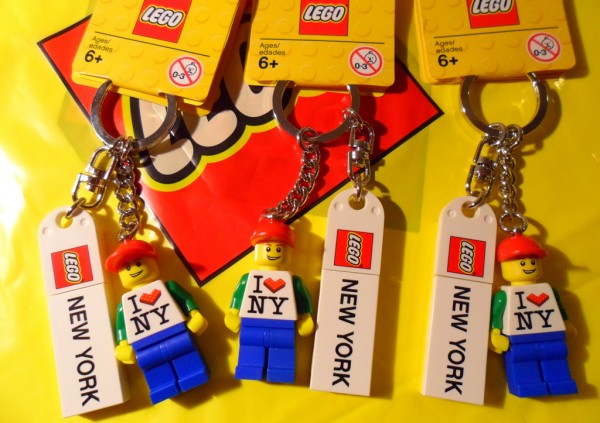 853309 - New York Minifigure Key Chain 853309 - New York Minifigure Key Chain