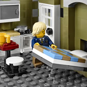 LEGO Creator Expert 10243 Parisian Restaurant LEGO Creator Expert 10243 Parisian Restaurant