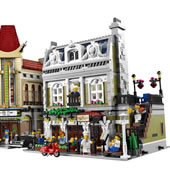 LEGO Creator Expert 10243 Parisian Restaurant LEGO Creator Expert 10243 Parisian Restaurant