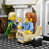 LEGO Creator Expert 10243 Parisian Restaurant LEGO Creator Expert 10243 Parisian Restaurant