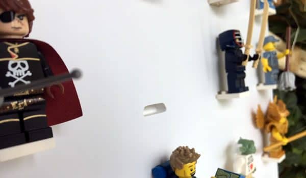 TAMPILAN MINIFIGUR LEGO