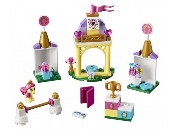 41144 Petite's Royal Stable 41144 Petite's Royal Stable