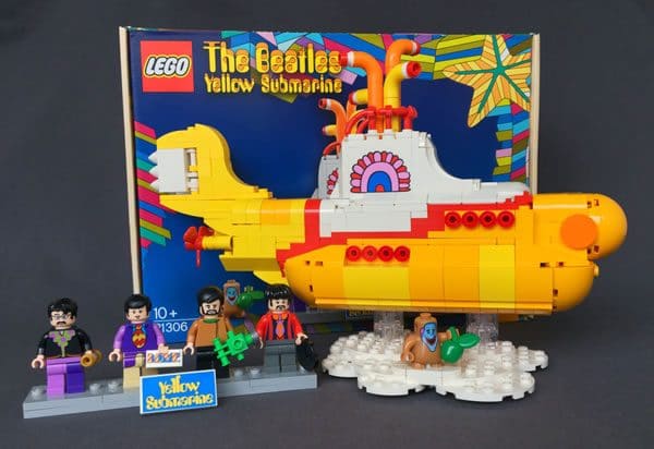 Ide LEGO 21306 Nëndetësja e Verdhë e Beatles