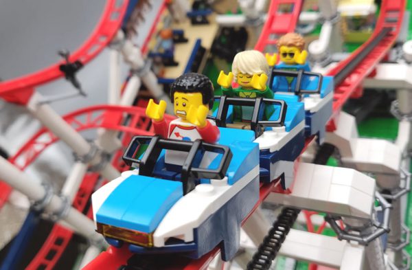 Ahli Pembuat LEGO 10261 Roller Coaster