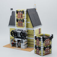 LEGO Fairground Collection 10273 Shtëpia e përhumbur