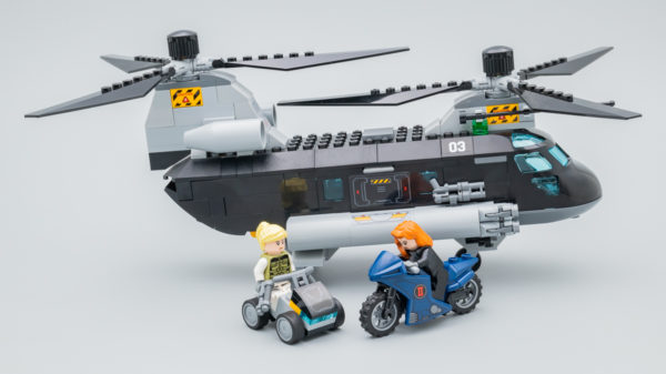 76162 Black Widow's Helicopter Chase