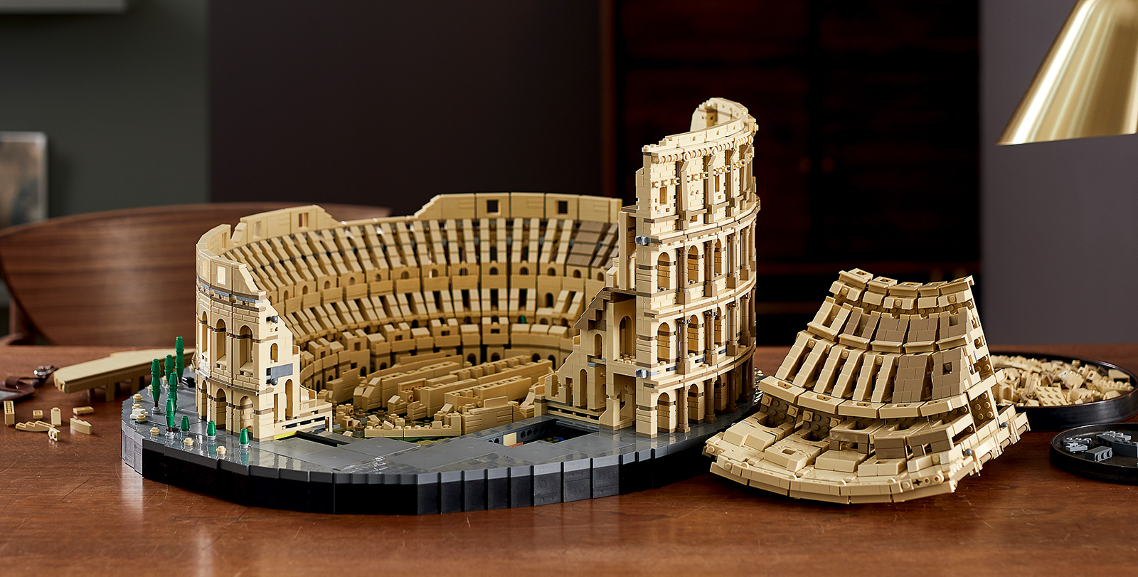 LEGO offers Roman Chariot with 10276 Colosseum - Black Friday deals
