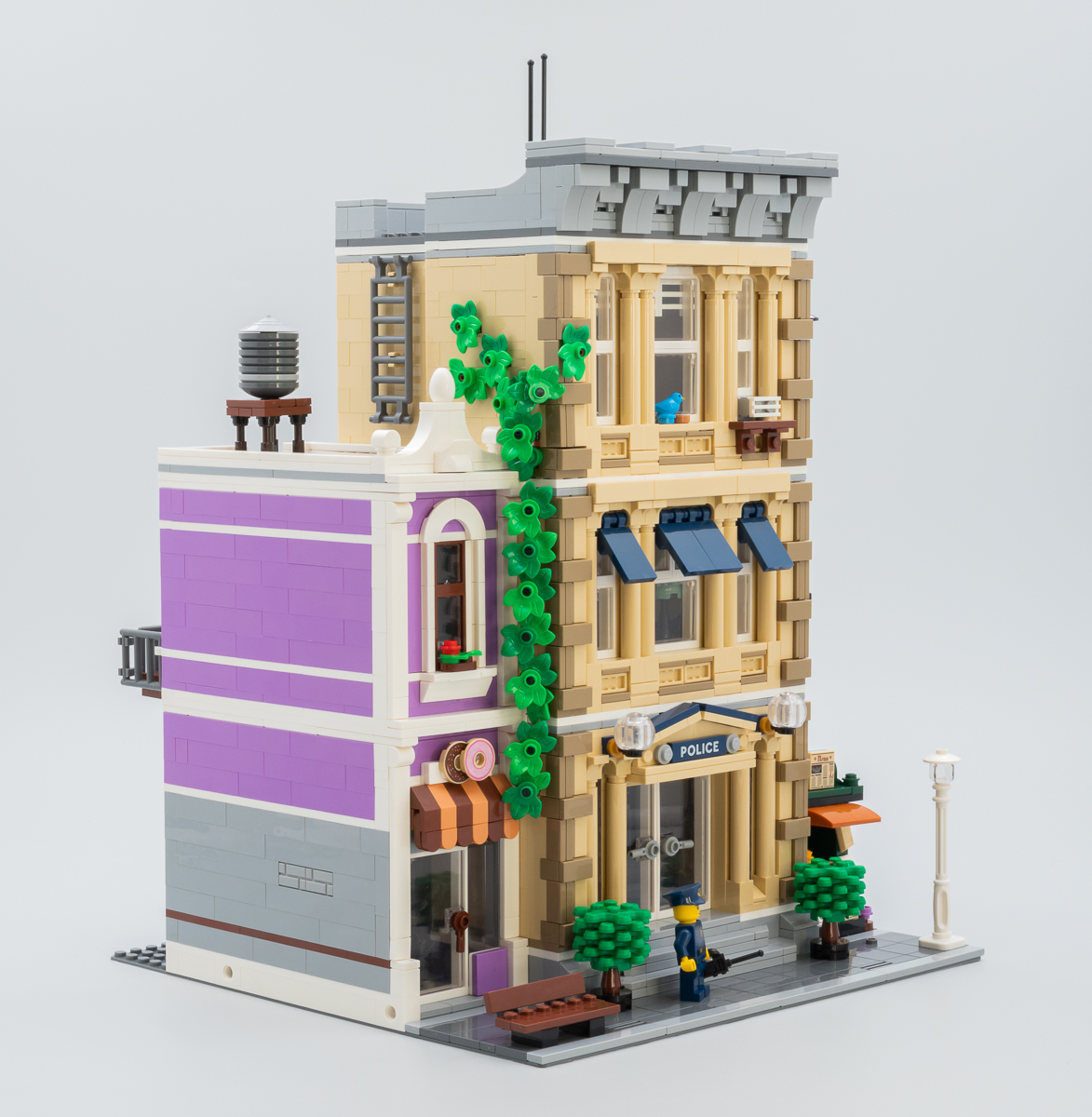 ▻ Vite testé : LEGO Modular Buildings Collection 10278 Police Station -  HOTH BRICKS