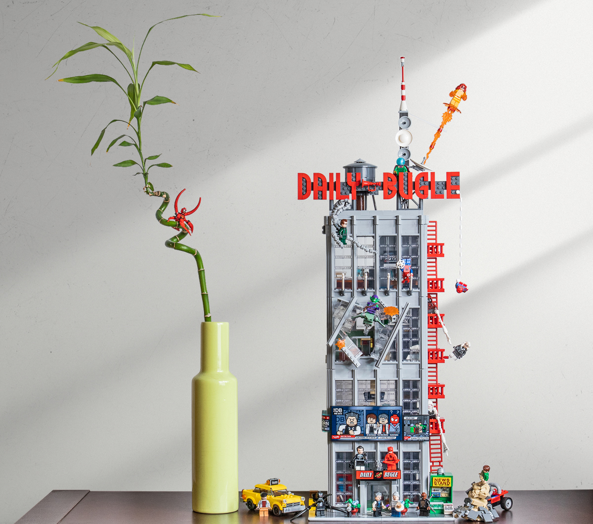 Este vídeo desmonta y vuelve a montar todo el interior de LEGO