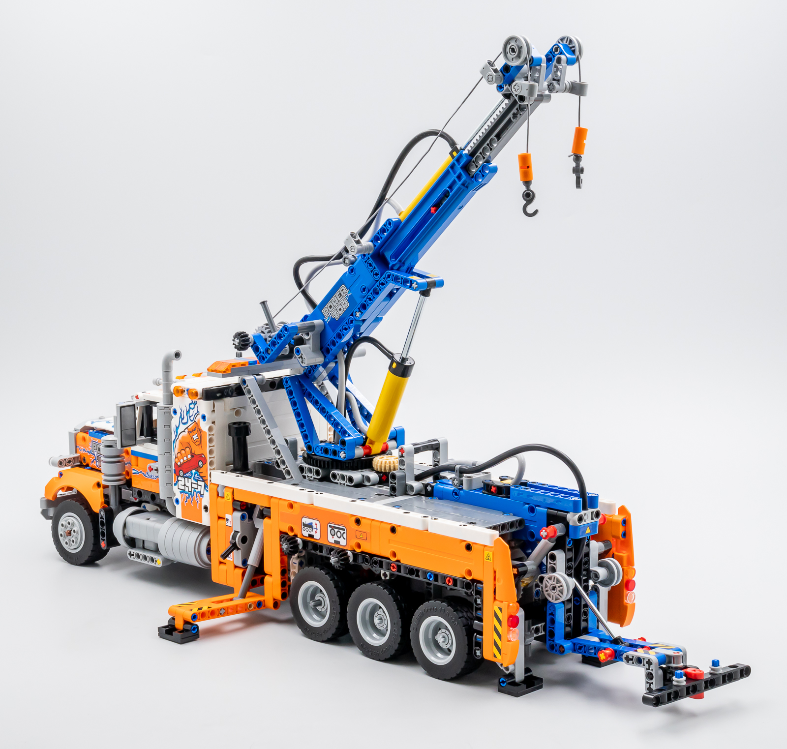 LEGO TECHNIC: Heavy-duty Tow Truck (42128) for sale online