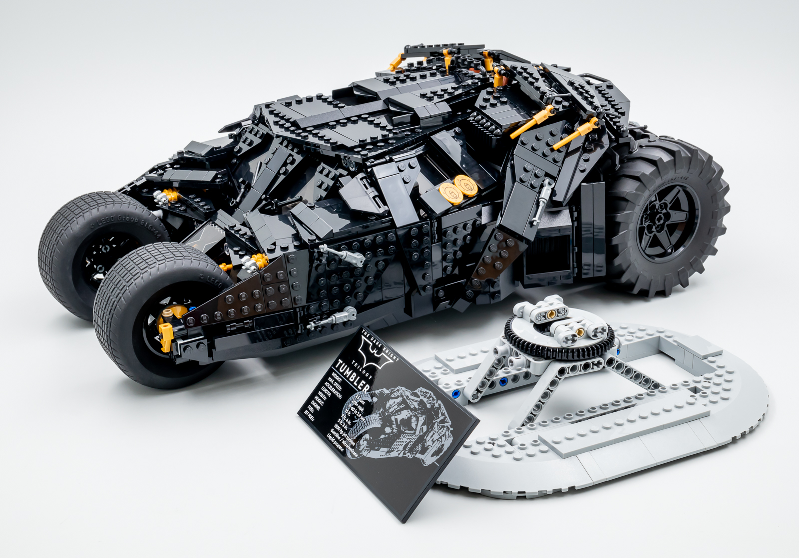 LEGO DC Comics 76240 pas cher, La Batmobile Tumbler