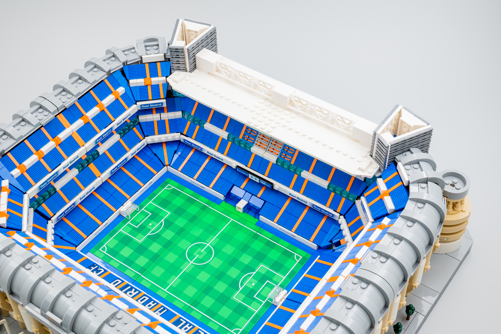 ▻ Review : LEGO 10299 Real Madrid Santiago Bernabéu Stadium - HOTH BRICKS