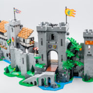 10305 lego icons lion knight castle 13