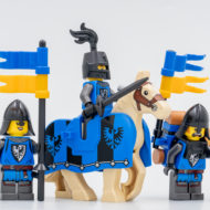10305 lego icons lion knight castle 16