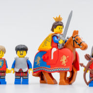 10305 lego icons lion knight castle 20