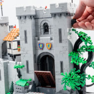10305 lego icons lion knight castle 21