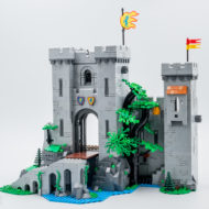 10305 lego icons lion knight castle 4