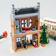 10308 Лего икони за зимски селски празници главна улица 5 1