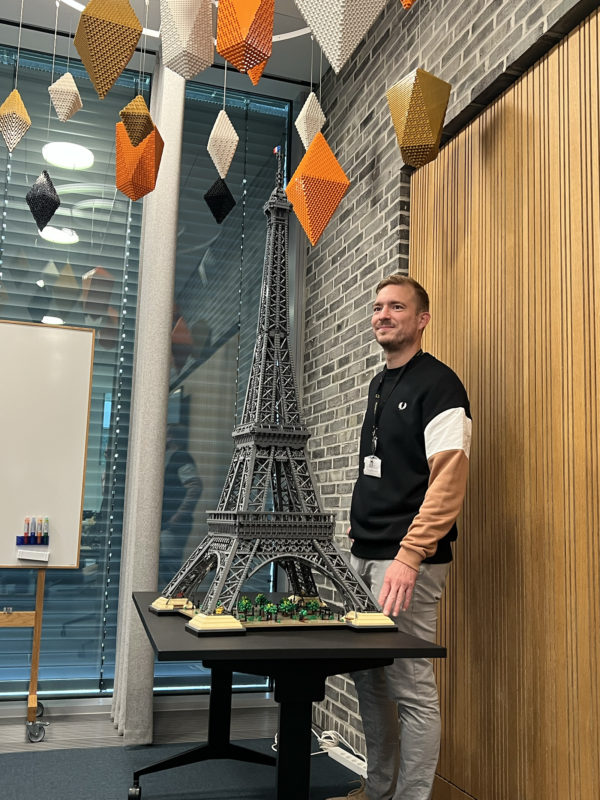 레고 아이콘 10307 에펠탑 록 즈갈린 고베 디자이너