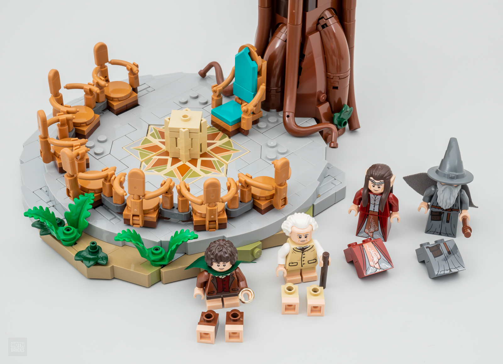 LEGO 10316 Icons Le Seigneur des Anneaux : Fondcombe, Construisez la Vallée  de la Terre du Milieu, Grand Set Immersif avec 15 Minifigurines incluant  Frodon, Sam et Bilbon Sacquet (Exclusivité ) 