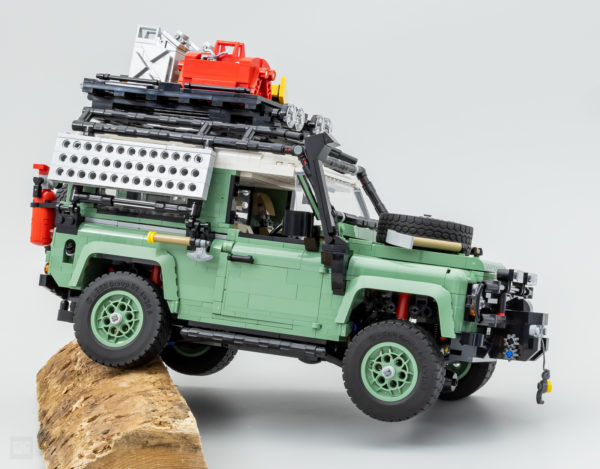 lego icons 10317 classic land rover defender 90 18