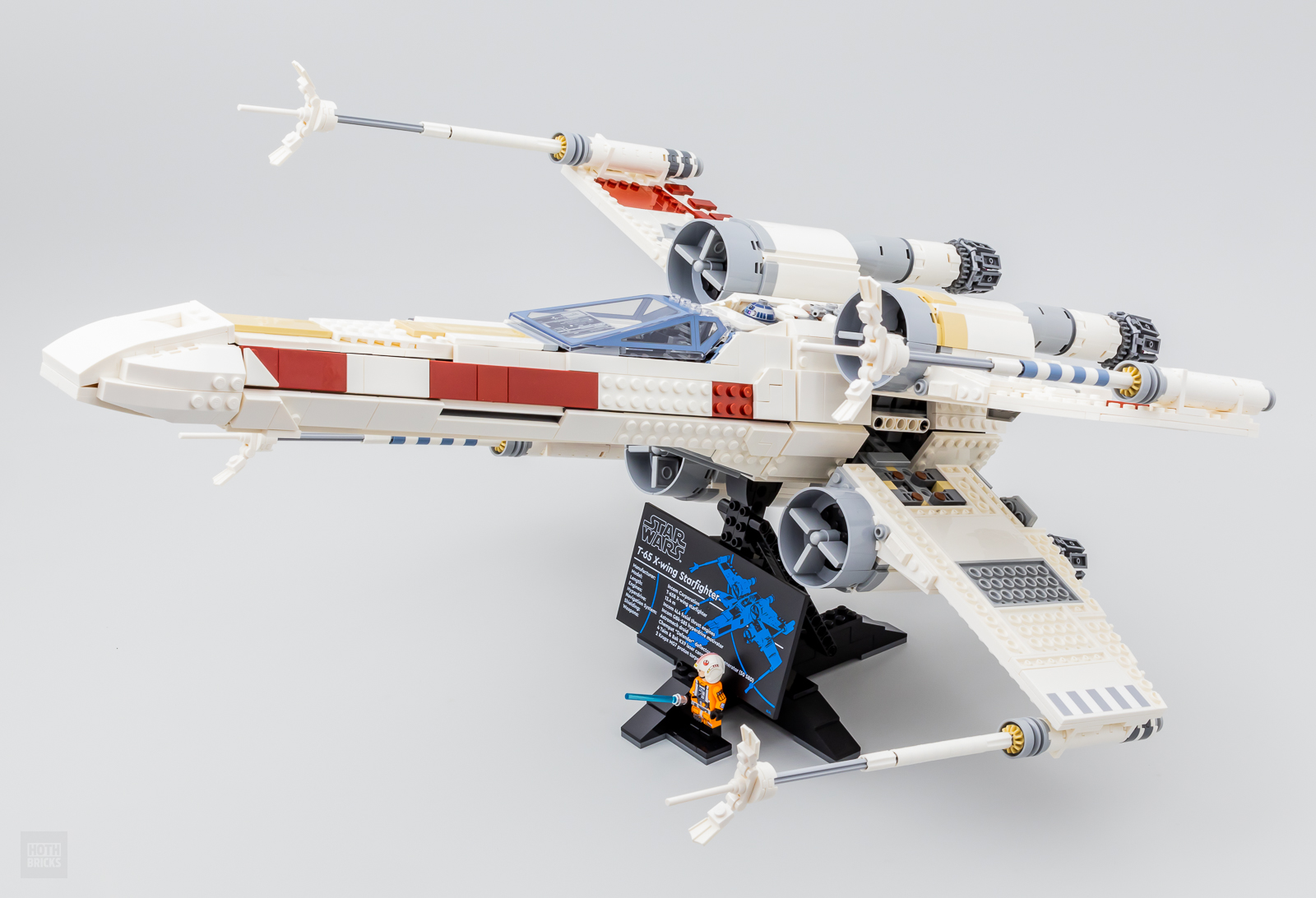 LEGO® Star Wars™ build review: 75355 X-Wing Starfighter™