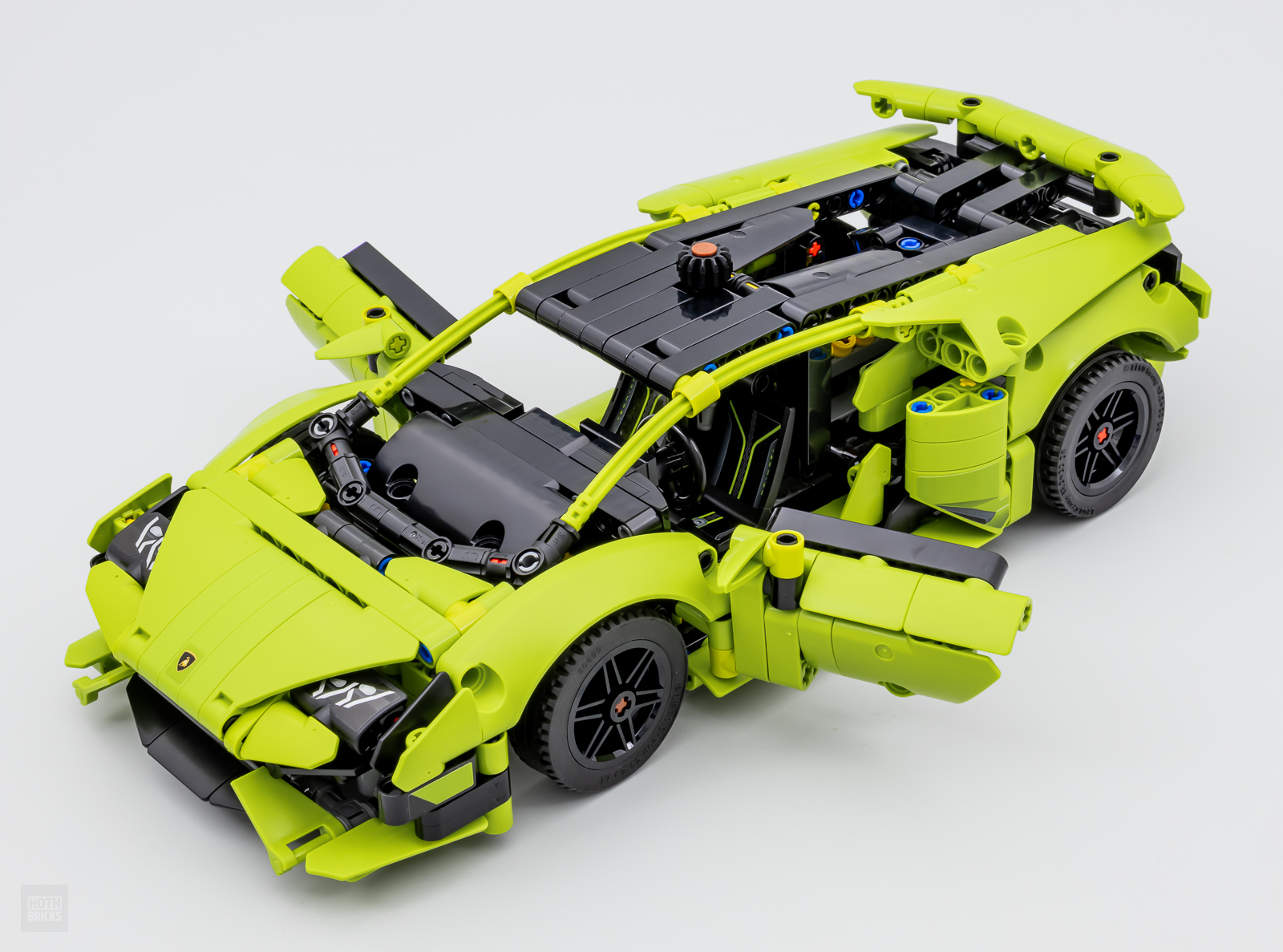 ▻ Review: LEGO Technic 42161 Lamborghini Huracán Tecnica - HOTH BRICKS