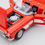 LEGO ICONS 10321 corvette 11