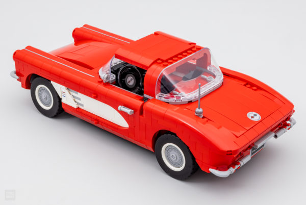 LEGO ICONS 10321 corvette 13