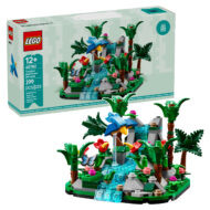 Dragonne en Lego tropicale avec cascade, arbres, fleurs et ardoise, idéale pour créer un diorama jungle ou forêt tropicale en Lego pour enfants et collectionneurs.