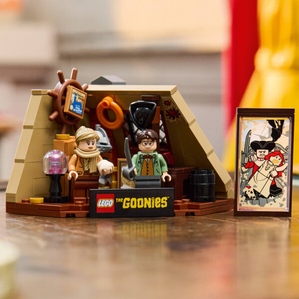 40773 lego ideas the goonies the walshes attic gwp 4