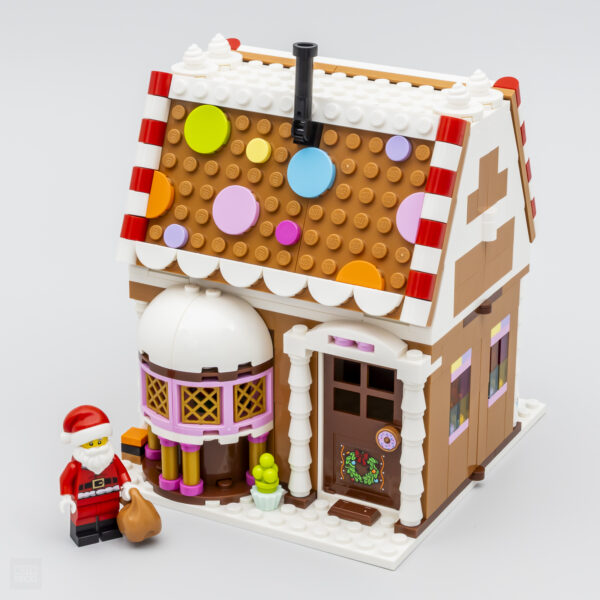 40809 lego festive gingerbread house review 1