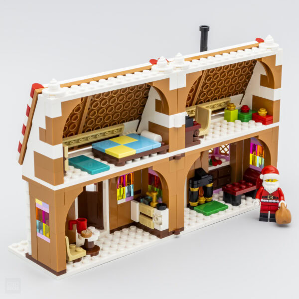 40809 lego festive gingerbread house review 3