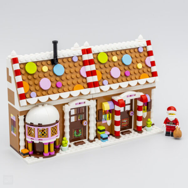 40809 lego festive gingerbread house review 4