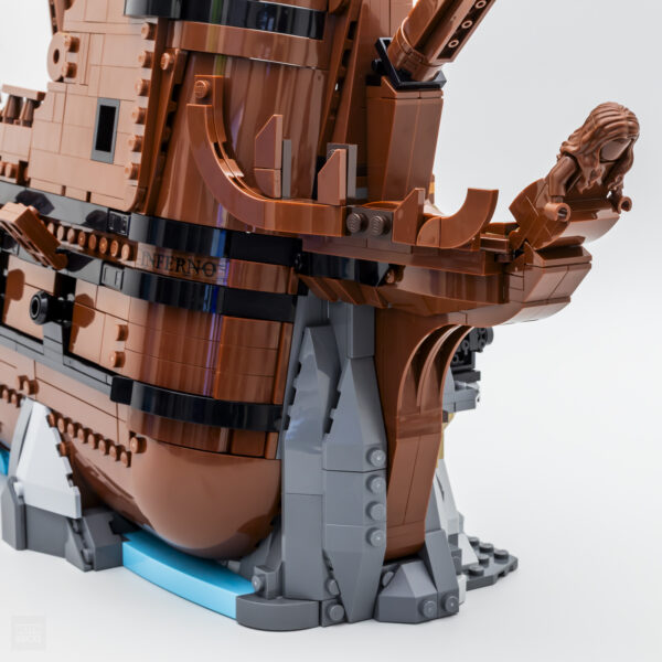 Réplique de bateau en briques Lego, modèle Hoth Bricks, détails précis et coloris marron et gris, construction de haute qualité, jouet éducatif pour passionnés de Lego et collectionneurs.