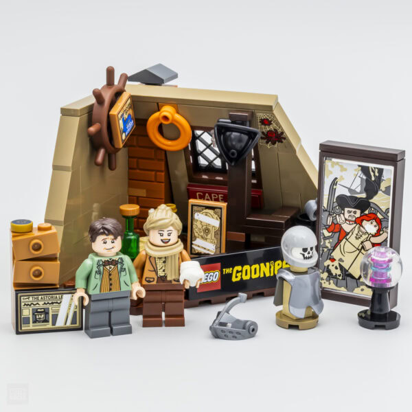 lego ideas 40773 the goonies the wlashes attic gwp review 6