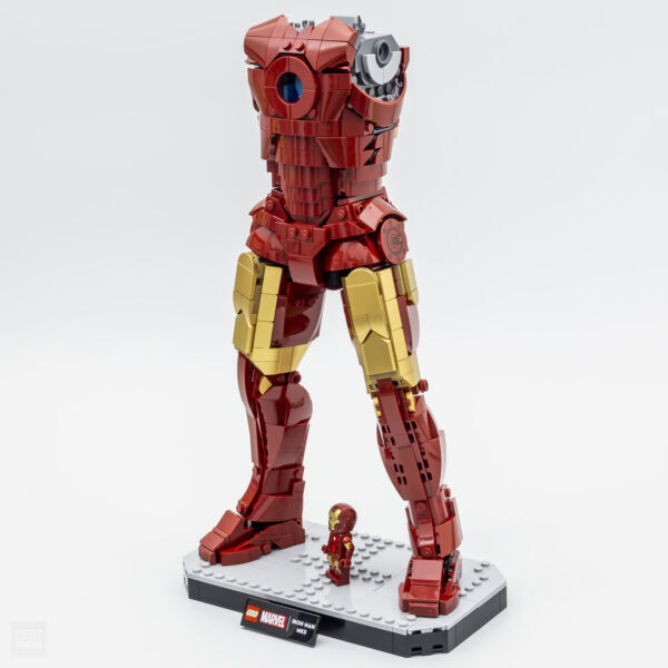 Statue Iron Man MK3 en LEGO, modèle de construction Marvel, art en briques pour fans de comics, décoration de collection, pièce de musée en plastique coloré.