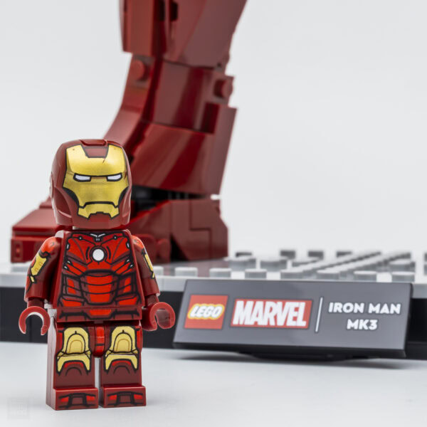 76344 lego marvel iron man mark 3 collector edition review 31