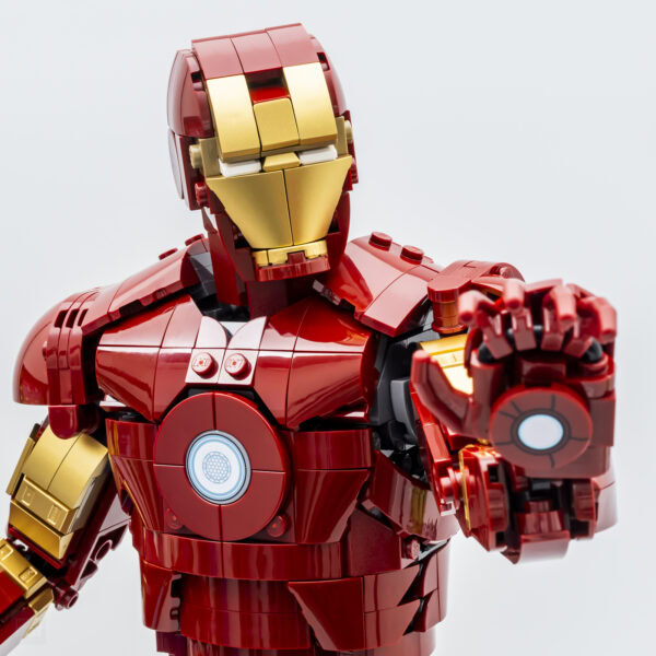 76344 lego marvel iron man mark 3 collector edition review 35