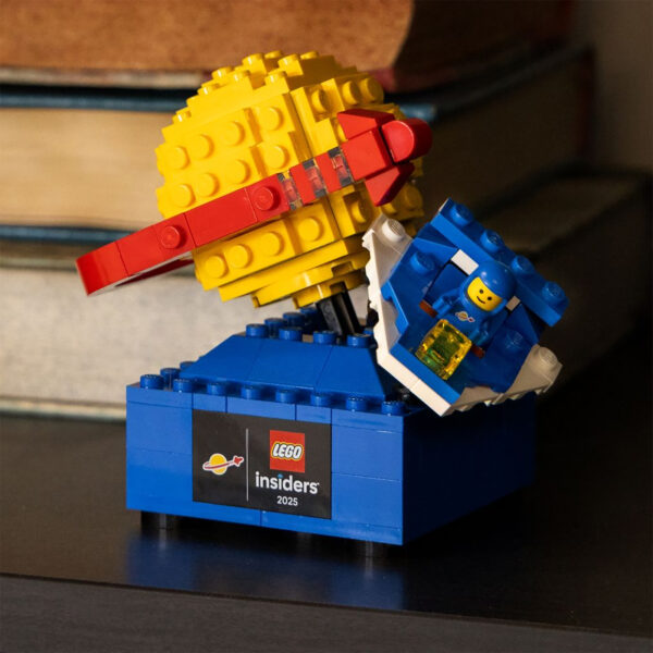 lego 5009806 insiders reward retro space explorer 4