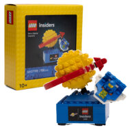 LEGO insiders exploration spatiale, modèle rocket orange jaune et fusée bleue, blocs de construction pour enfants à partir de 10 ans, jouet éducatif et créatif, pièce de collection spatiale.