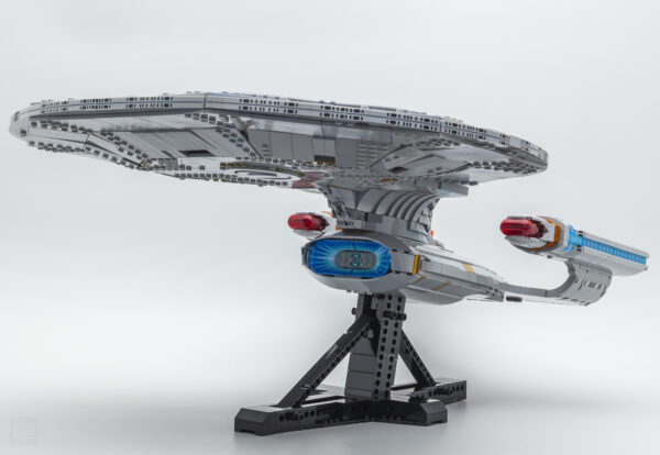 lego icons 10356 star trek next generation uss enterprise ncc1701d review 21