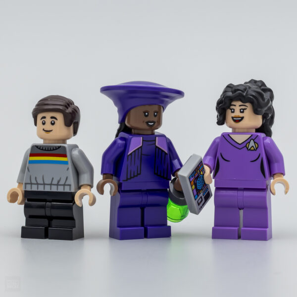 lego icons 10356 star trek next generation uss enterprise ncc1701d review 29